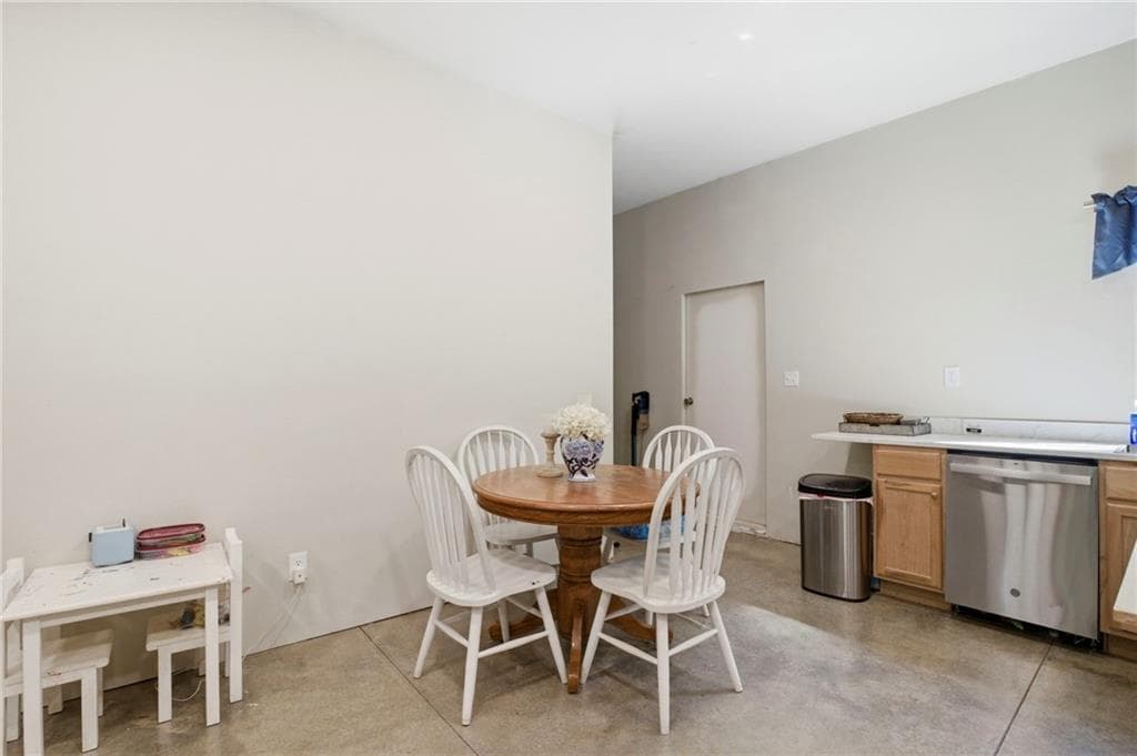 1 bathroom other for sale at 410 Pine Hill Road, Rydal, GA 30171 — photo 6