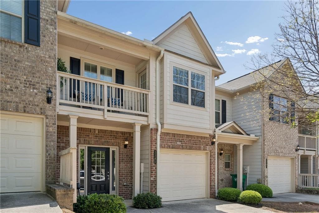 2 bedroom, 3 bathroom, 1,576 sq ft townhouse sold at 2385 Castle Keep Way, Atlanta, GA 30316