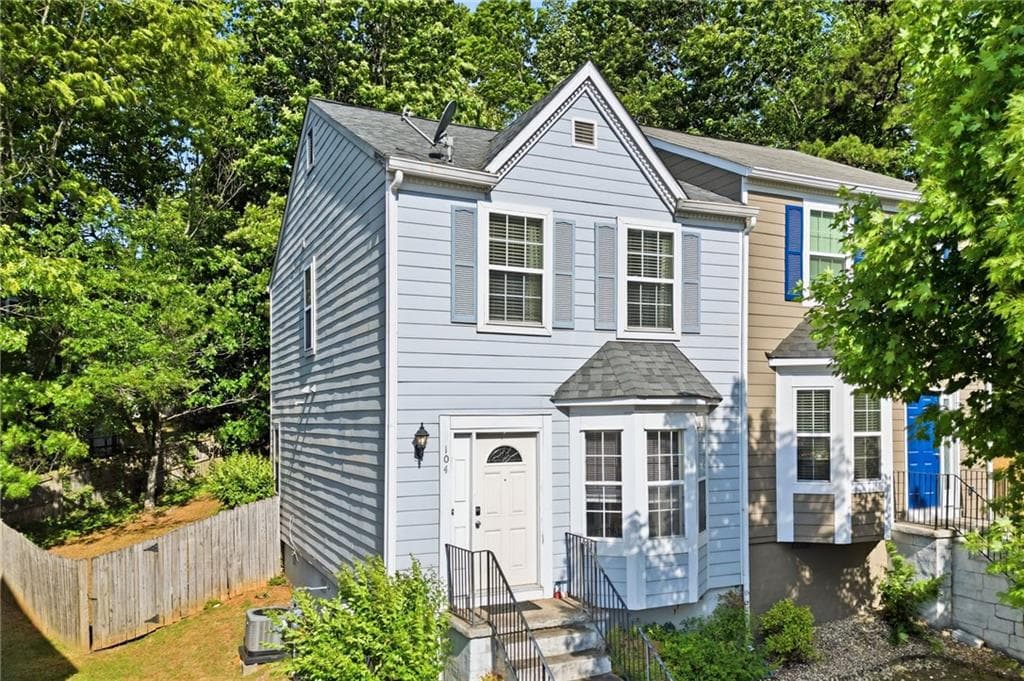 2 bedroom, 3 bathroom, 1,132 sq ft townhouse for sale at 104 Lakestone Court, Marietta, GA 30066 — photo 3