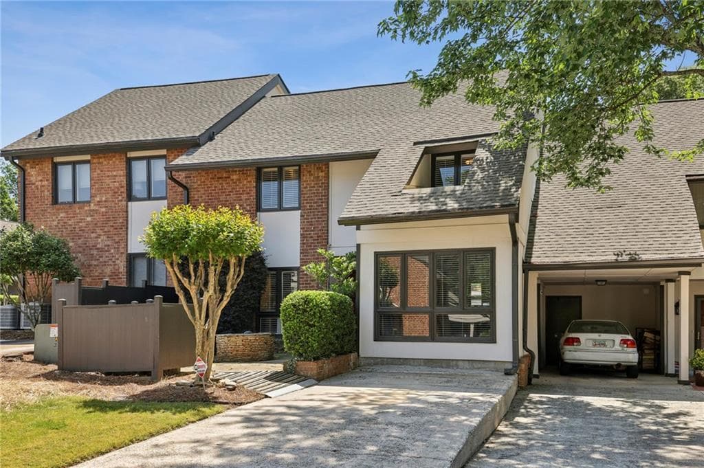 4 bedroom, 3 bathroom, 2,458 sq ft townhouse sold at 3226 Clairmont North, Brookhaven, GA 30329