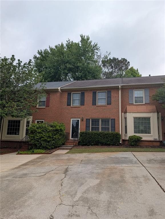 2 bedroom, 3 bathroom, 1,720 sq ft townhouse sold at 9121 Cobbler Court, Roswell, GA 30076