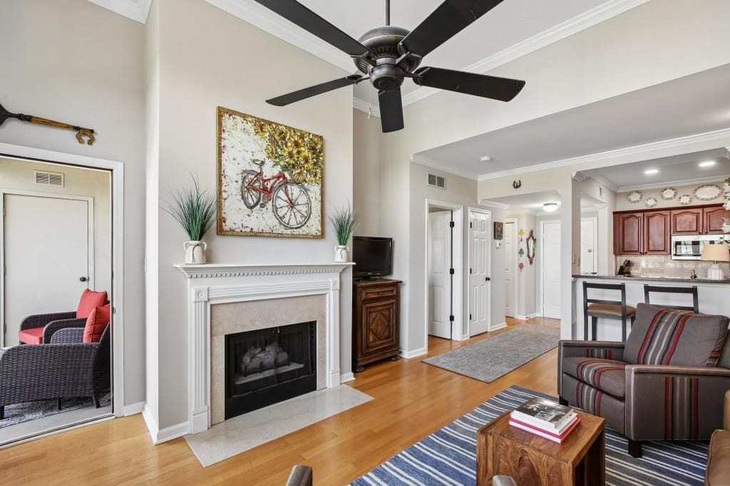 1 bedroom, 1 bathroom, 820 sq ft condominium for sale at 2512 River Green Drive, Atlanta, GA 30327 — photo 3