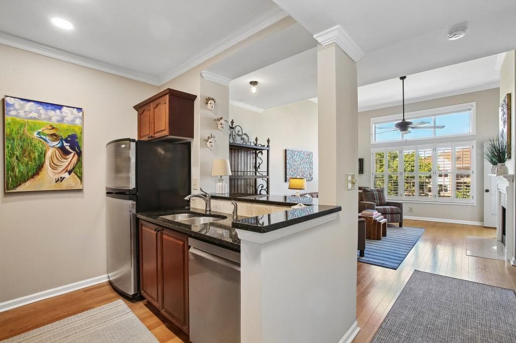 1 bedroom, 1 bathroom, 820 sq ft condominium for sale at 2512 River Green Drive, Atlanta, GA 30327 — photo 7