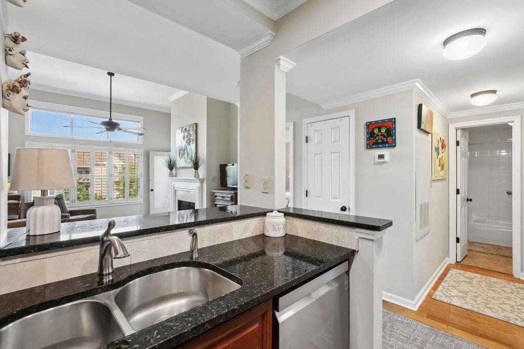 1 bedroom, 1 bathroom, 820 sq ft condominium for sale at 2512 River Green Drive, Atlanta, GA 30327 — photo 10