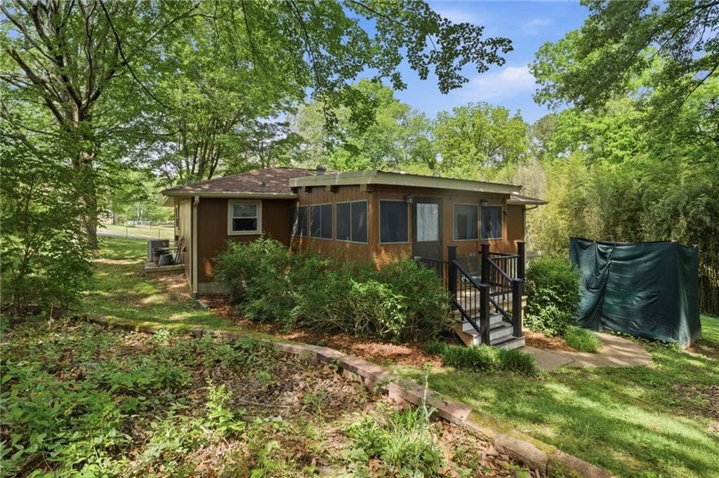 3 bedroom, 2 bathroom, 1,468 sq ft single family residence for sale at 1004 W Lewis Street, Rossville, GA 30741 — photo 7