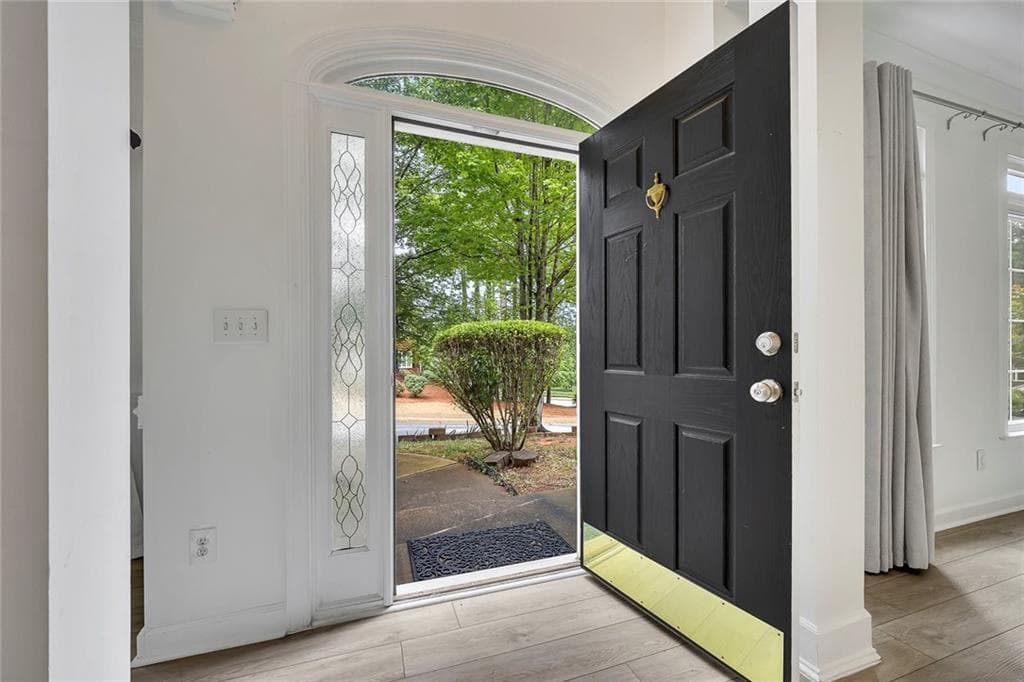 4 bedroom, 3 bathroom, 2,635 sq ft single family residence for sale at 5009 Kendall Station, Acworth, GA 30102 — photo 2