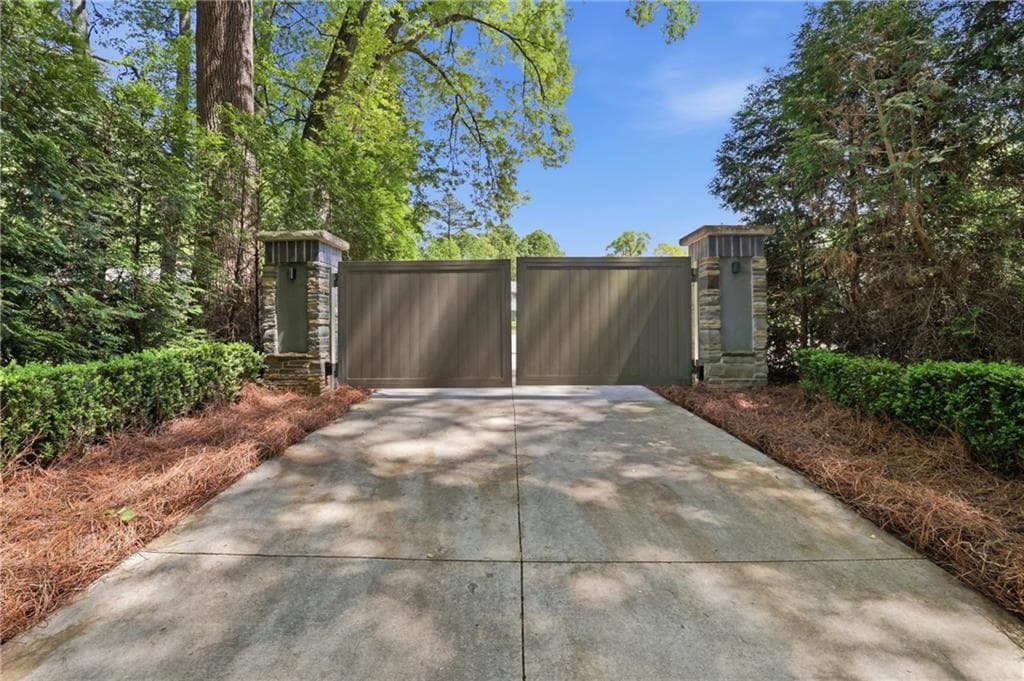 6 bedroom, 12 bathroom, 14,279 sq ft single family residence for sale at 2883 W Roxboro Road, Atlanta, GA 30324 — photo 5