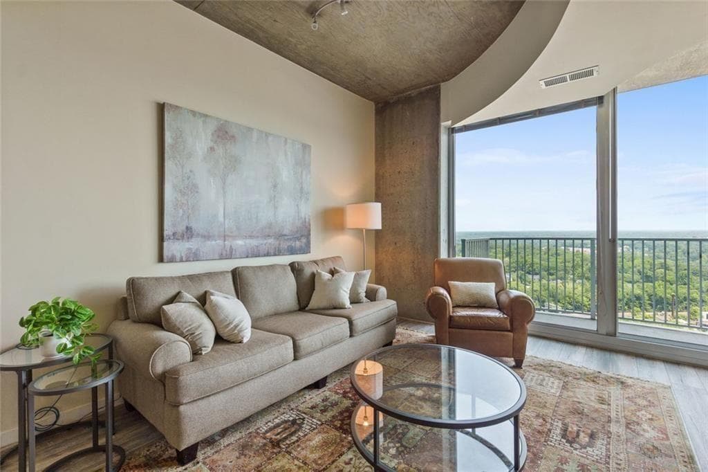 1 bedroom, 1 bathroom, 796 sq ft condominium for sale at 361 17th Street 2120, Atlanta, GA 30363 — photo 8