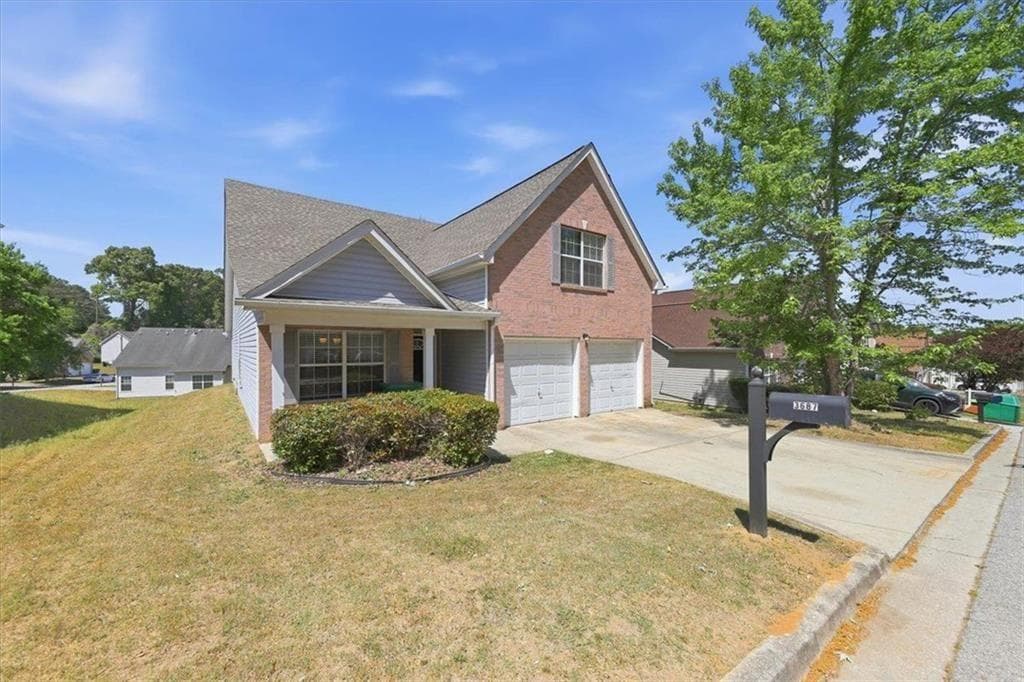 4 bedroom, 3 bathroom, 1,716 sq ft single family residence under contract at 3687 Gray Birch Drive, Decatur, GA 30034 — photo 2