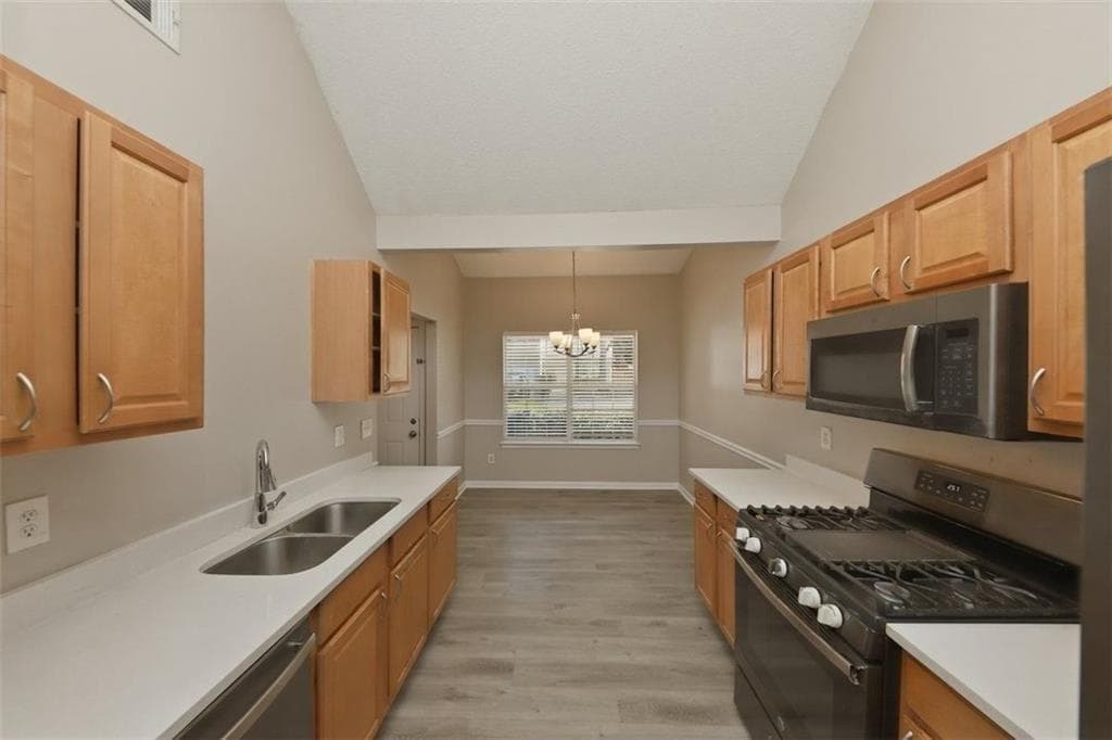 4 bedroom, 3 bathroom, 1,716 sq ft single family residence under contract at 3687 Gray Birch Drive, Decatur, GA 30034 — photo 6