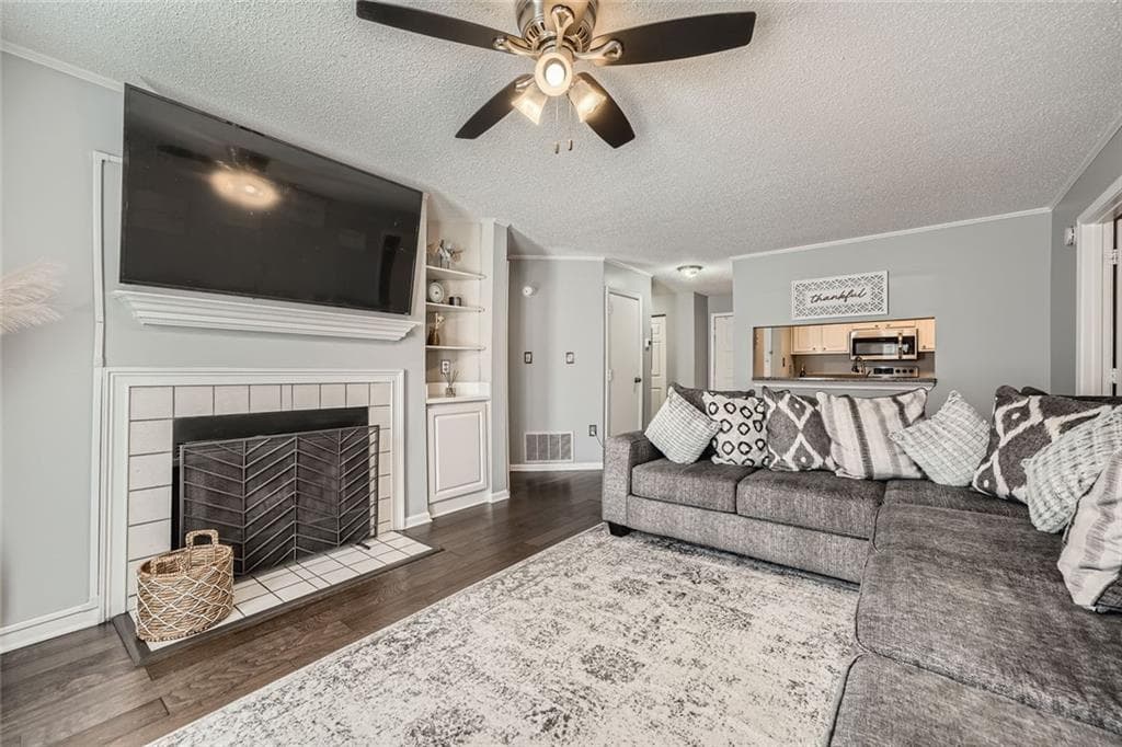 2 bedroom, 2 bathroom, 981 sq ft condominium under contract at 3655 Habersham Road 227, Atlanta, GA 30305 — photo 6