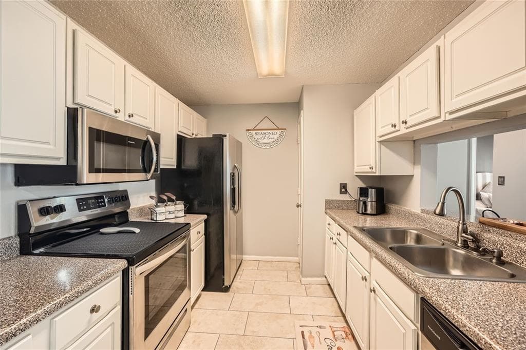 2 bedroom, 2 bathroom, 981 sq ft condominium under contract at 3655 Habersham Road 227, Atlanta, GA 30305 — photo 7