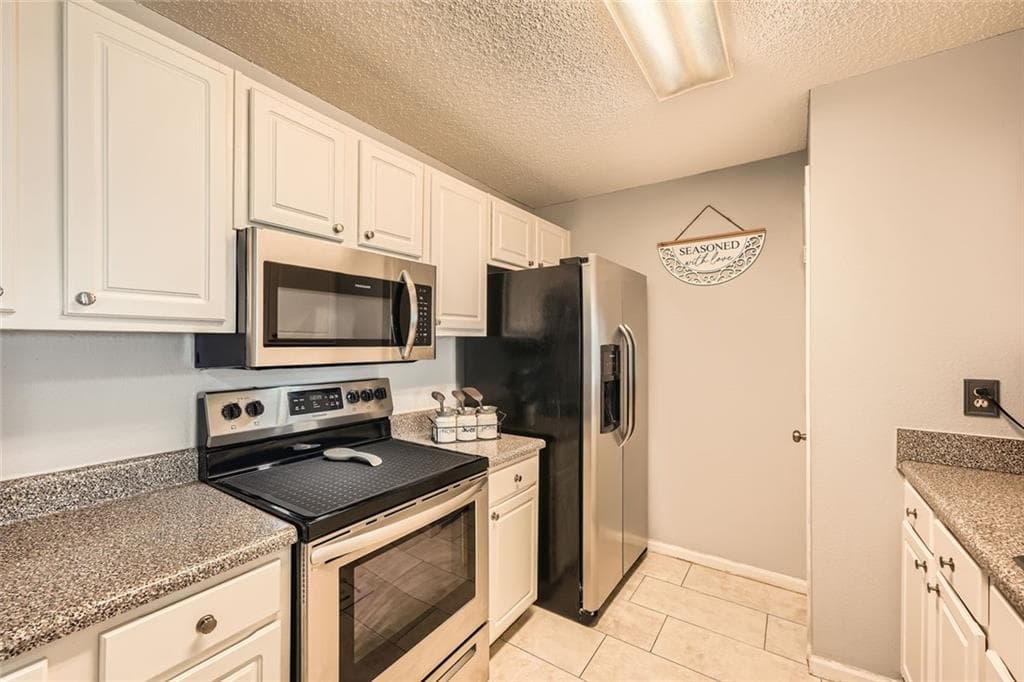2 bedroom, 2 bathroom, 981 sq ft condominium under contract at 3655 Habersham Road 227, Atlanta, GA 30305 — photo 8