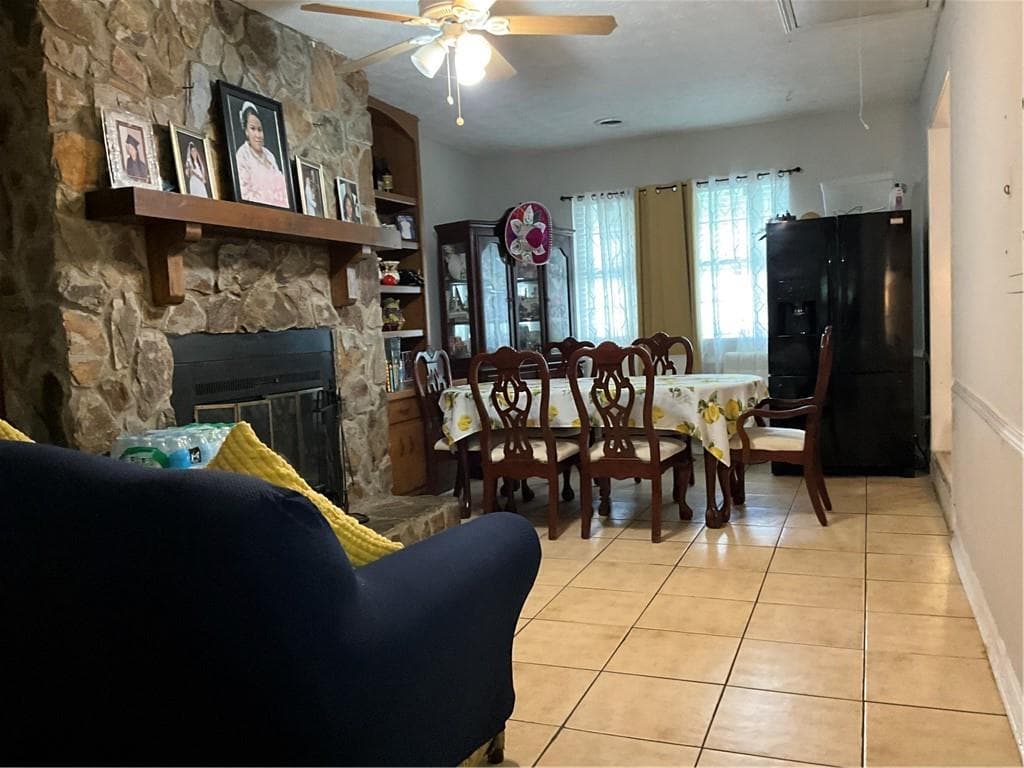 3 bedroom, 2 bathroom, 1,068 sq ft single family residence for sale at 6146 Hickory Drive, Forest Park, GA 30297 — photo 4