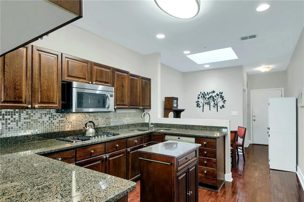 2 bedroom, 2 bathroom, 1,778 sq ft condominium under contract at 5364 BROOKE RIDGE Drive, Atlanta, GA 30338 — photo 9