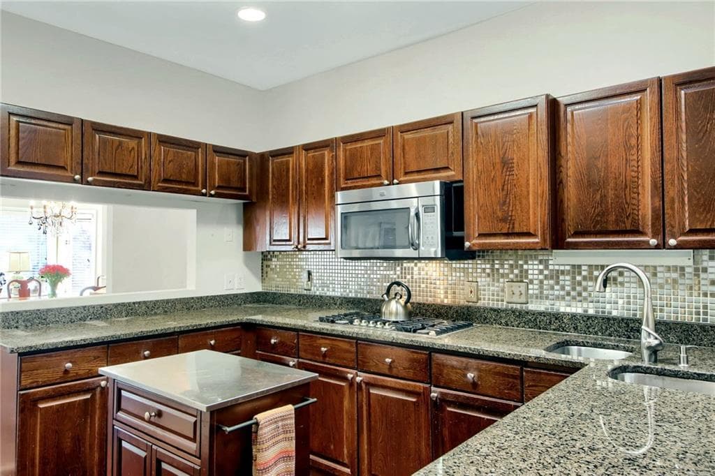 2 bedroom, 2 bathroom, 1,778 sq ft condominium under contract at 5364 BROOKE RIDGE Drive, Atlanta, GA 30338 — photo 10