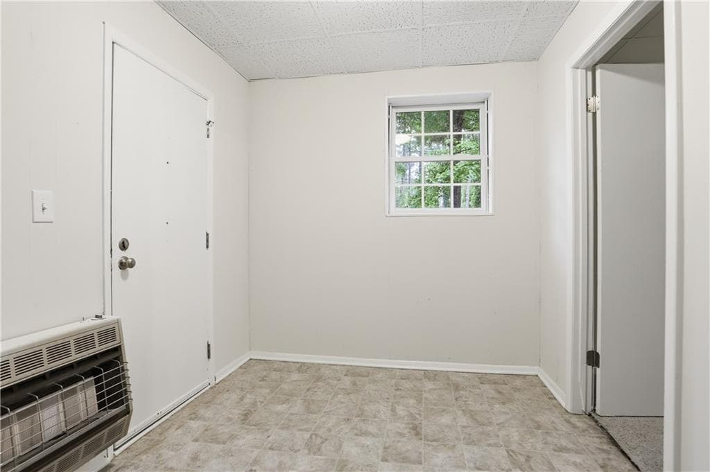 3 bedroom, 2 bathroom, 1,389 sq ft single family residence under contract at 170 Laurien Street, Fayetteville, GA 30214 — photo 3