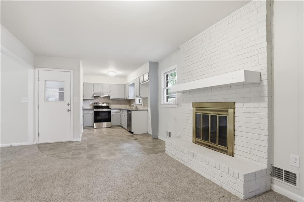 3 bedroom, 2 bathroom, 1,389 sq ft single family residence under contract at 170 Laurien Street, Fayetteville, GA 30214 — photo 8
