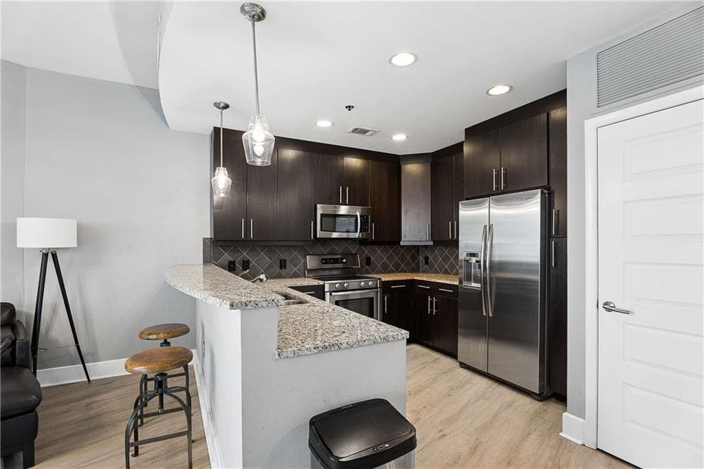 1 bedroom, 1 bathroom, 789 sq ft condominium for sale at 1080 Peachtree Street 1213, Atlanta, GA 30309 — photo 7