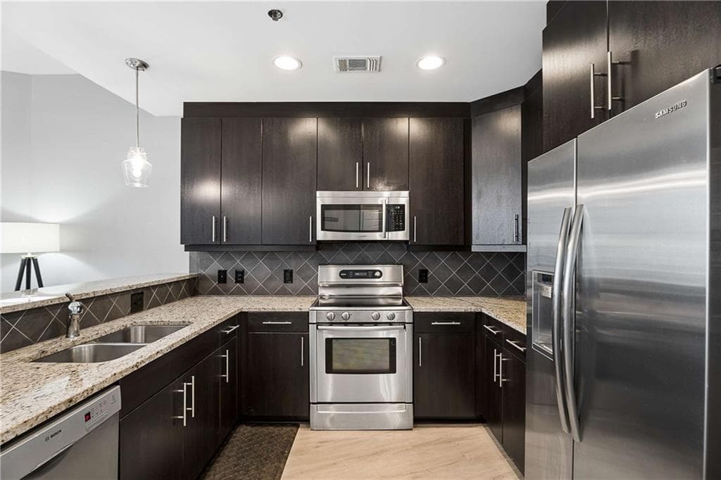 1 bedroom, 1 bathroom, 789 sq ft condominium for sale at 1080 Peachtree Street 1213, Atlanta, GA 30309 — photo 10