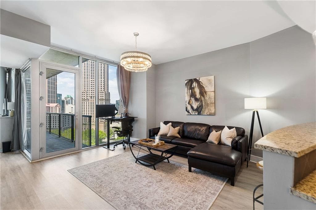 1 bedroom, 1 bathroom, 789 sq ft condominium for sale at 1080 Peachtree Street 1213, Atlanta, GA 30309 — photo 3