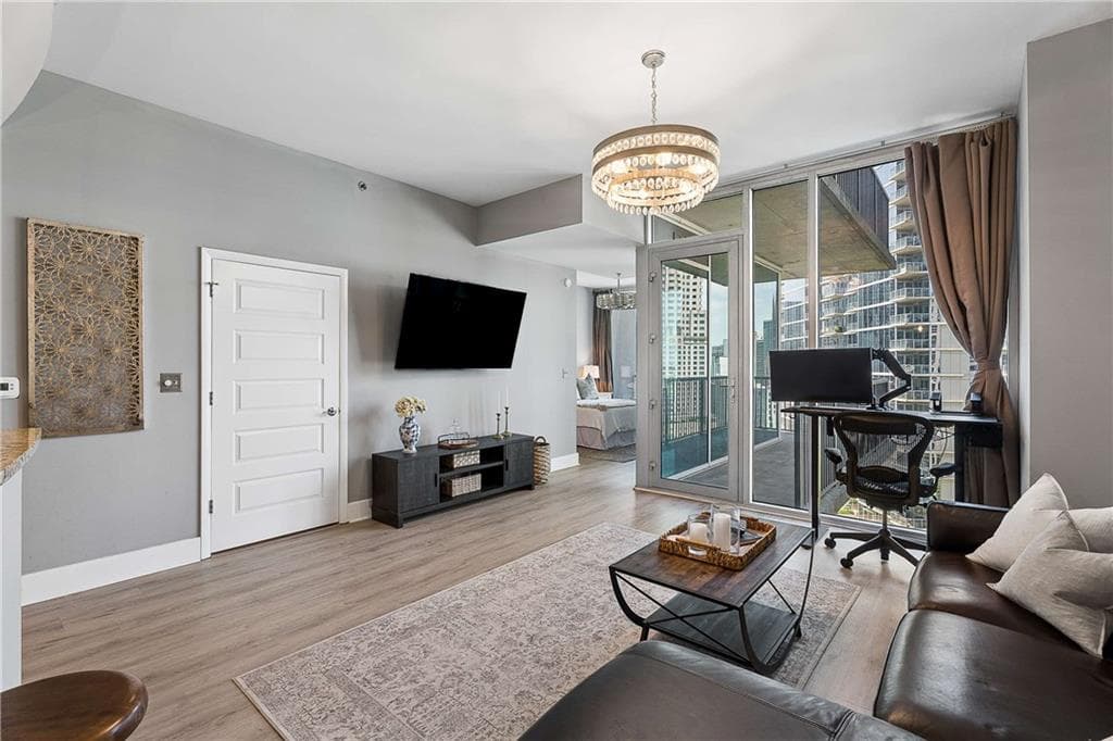 1 bedroom, 1 bathroom, 789 sq ft condominium for sale at 1080 Peachtree Street 1213, Atlanta, GA 30309 — photo 4