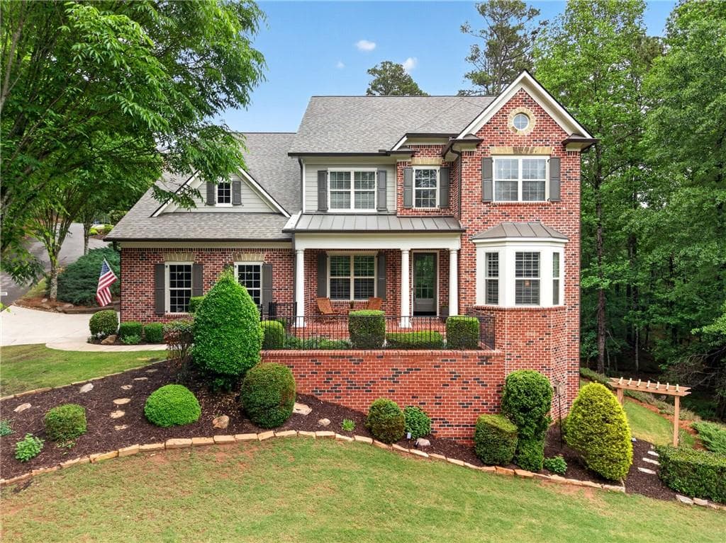 6 bedroom, 5 bathroom, 6,360 sq ft single family residence sold at 5548 Farmside Way, Johns Creek, GA 30022