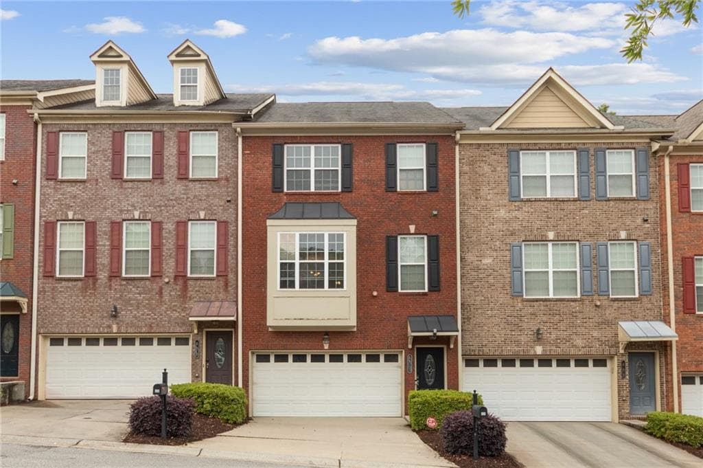3 bedroom, 4 bathroom, 2,258 sq ft townhouse for sale at 404 Williamson Street 10, Marietta, GA 30060 — photo 2