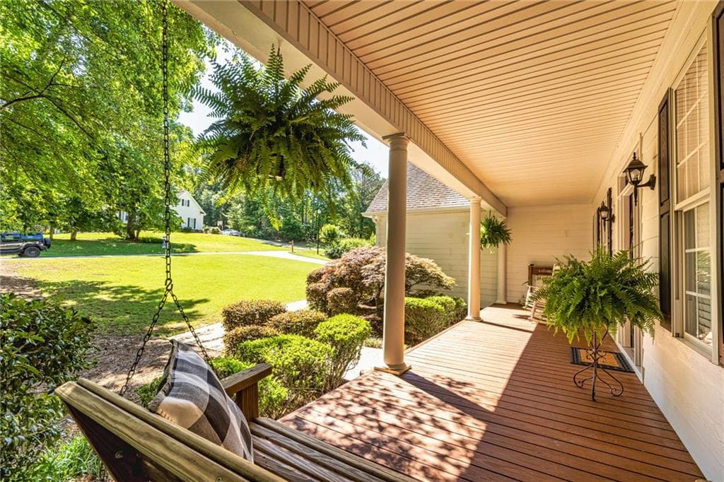 4 bedroom, 5 bathroom, 5,224 sq ft single family residence for sale at 305 S Shore Drive, Newnan, GA 30263 — photo 3