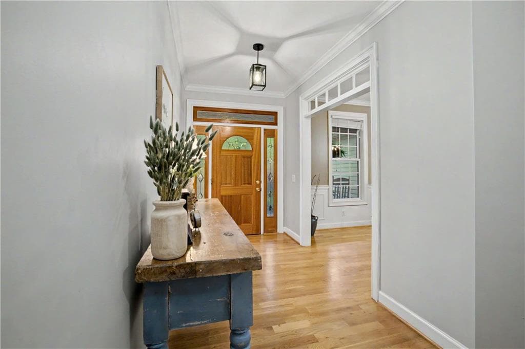 4 bedroom, 5 bathroom, 5,224 sq ft single family residence for sale at 305 S Shore Drive, Newnan, GA 30263 — photo 4