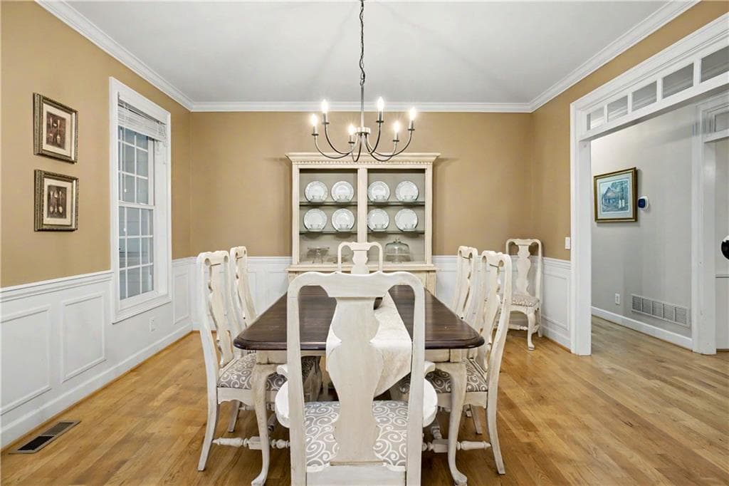 4 bedroom, 5 bathroom, 5,224 sq ft single family residence for sale at 305 S Shore Drive, Newnan, GA 30263 — photo 5
