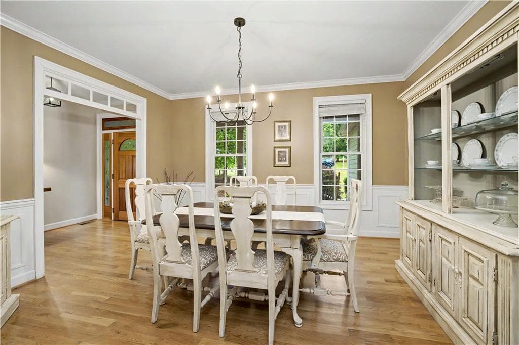 4 bedroom, 5 bathroom, 5,224 sq ft single family residence for sale at 305 S Shore Drive, Newnan, GA 30263 — photo 6