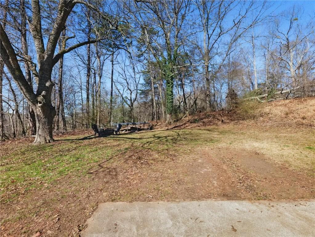 3 bedroom, 2 bathroom, 1,555 sq ft single family residence for sale at 2093 Beverly Road, Gainesville, GA 30501 — photo 2