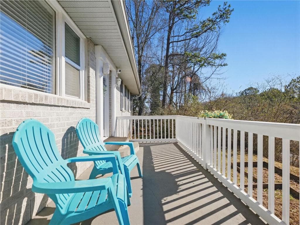 3 bedroom, 2 bathroom, 1,555 sq ft single family residence for sale at 2093 Beverly Road, Gainesville, GA 30501 — photo 8