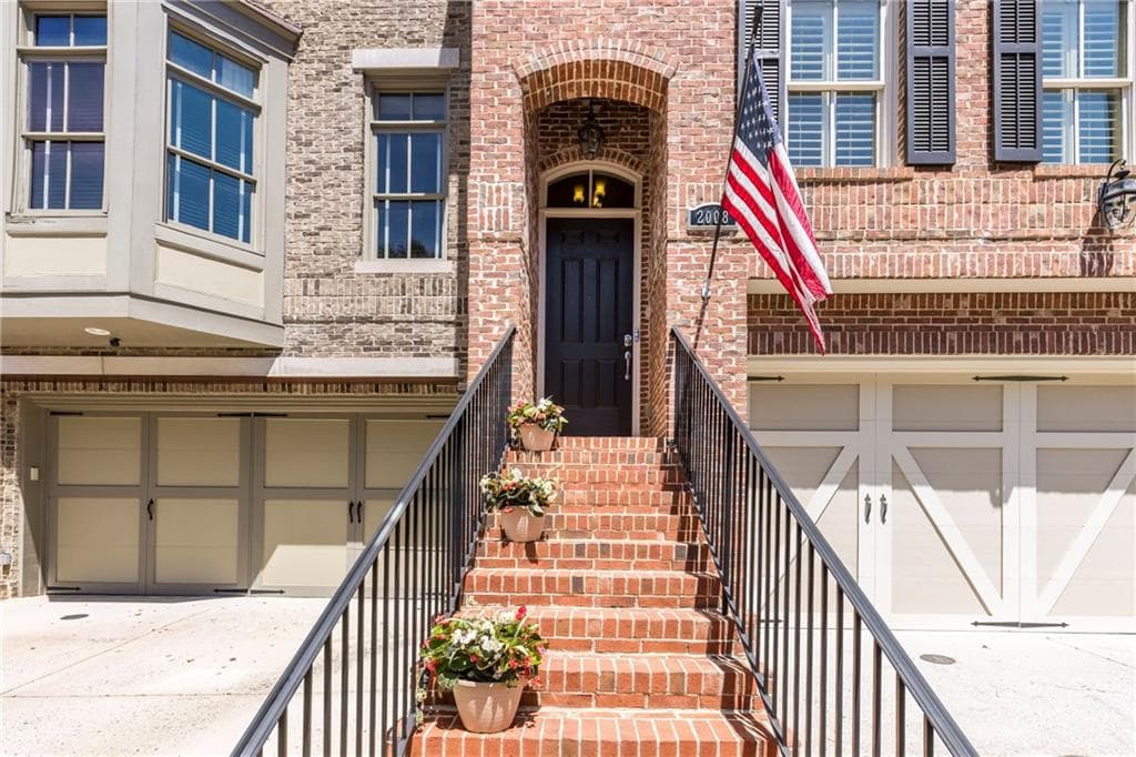 4 bedroom, 4 bathroom, 3,350 sq ft townhouse for sale at 2008 Hidden Alley, Alpharetta, GA 30009 — photo 3