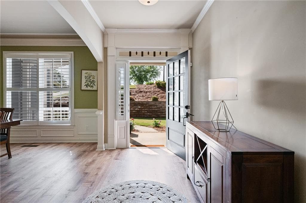 5 bedroom, 5 bathroom, 5,055 sq ft single family residence for sale at 4452 Sandhurst Place, Flowery Branch, GA 30542 — photo 2