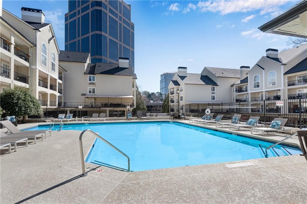 1 bedroom, 1 bathroom, 696 sq ft condominium for sale at 3655 Habersham Road B148, Atlanta, GA 30305 — photo 2