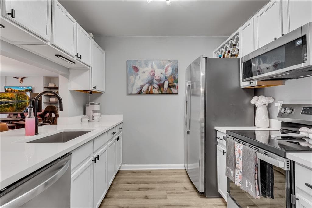 1 bedroom, 1 bathroom, 696 sq ft condominium for sale at 3655 Habersham Road B148, Atlanta, GA 30305 — photo 6