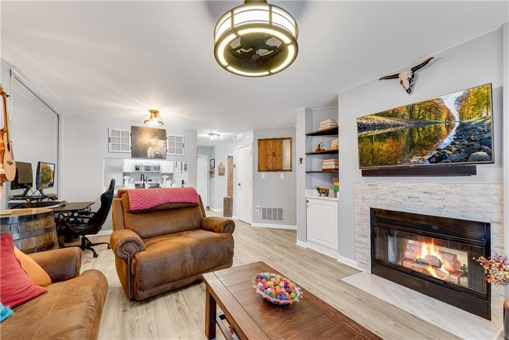 1 bedroom, 1 bathroom, 696 sq ft condominium for sale at 3655 Habersham Road B148, Atlanta, GA 30305 — photo 10