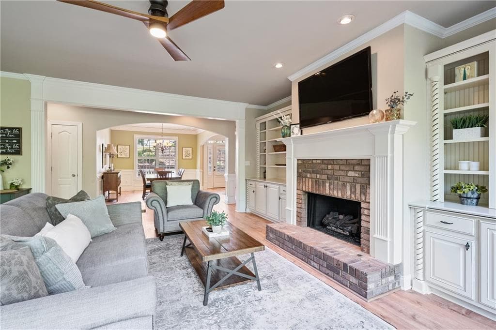 5 bedroom, 5 bathroom, 5,055 sq ft single family residence for sale at 4452 Sandhurst Place, Flowery Branch, GA 30542 — photo 7