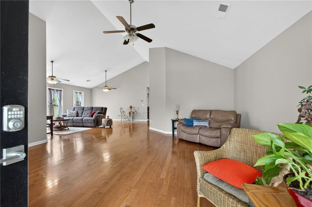 2 bedroom, 2 bathroom, 1,707 sq ft single family residence for sale at 16 Lila Way, Cartersville, GA 30120 — photo 4