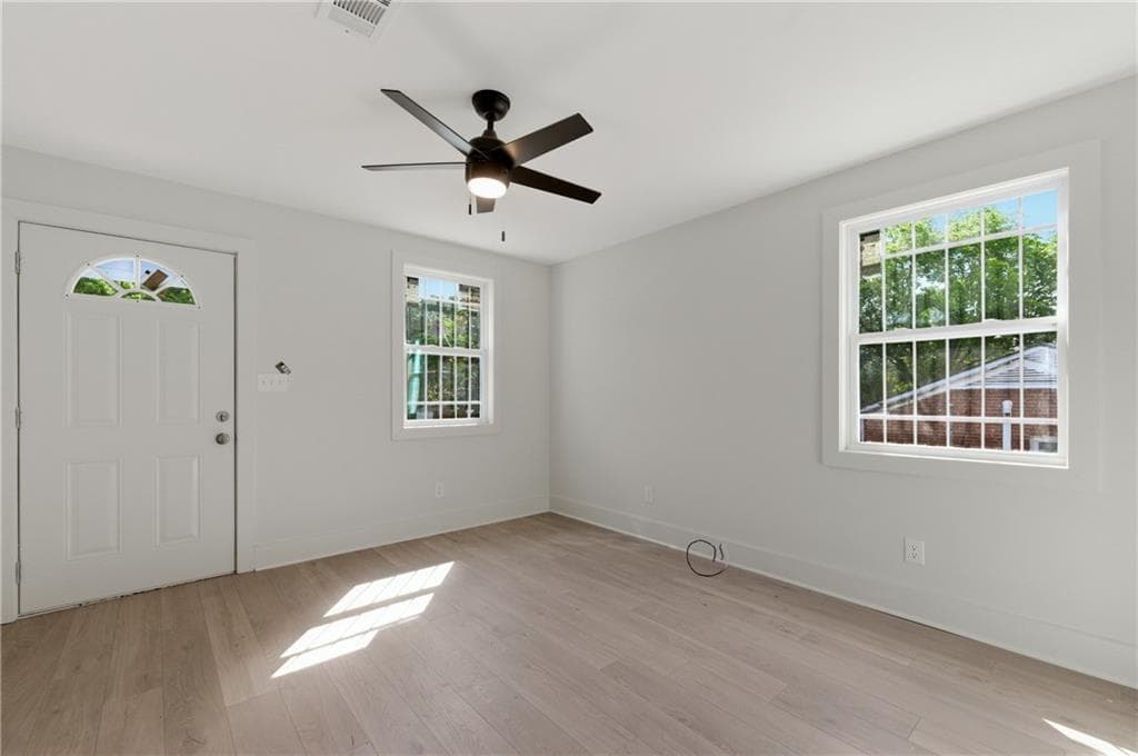 duplex under contract at 1715 Lisbon Drive, Atlanta, GA 30310 — photo 4