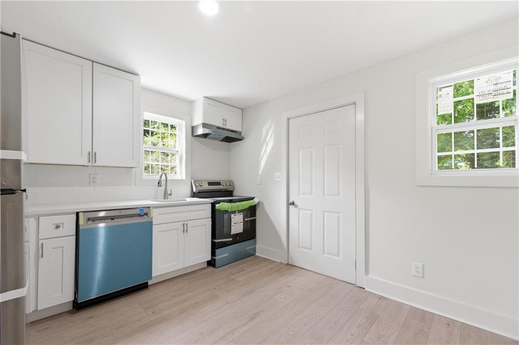 duplex under contract at 1715 Lisbon Drive, Atlanta, GA 30310 — photo 8