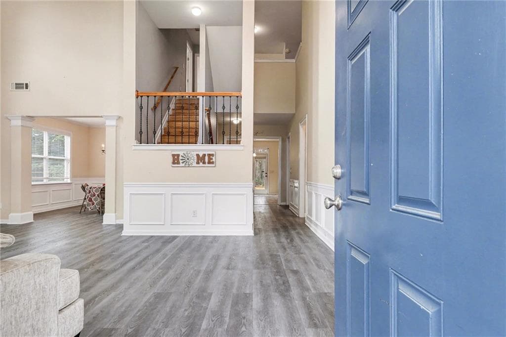 7 bedroom, 4 bathroom, 4,275 sq ft single family residence under contract at 3745 PARK HILL Circle, Loganville, GA 30052 — photo 3