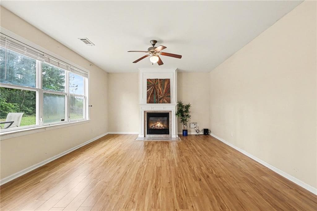 7 bedroom, 4 bathroom, 4,275 sq ft single family residence under contract at 3745 PARK HILL Circle, Loganville, GA 30052 — photo 9