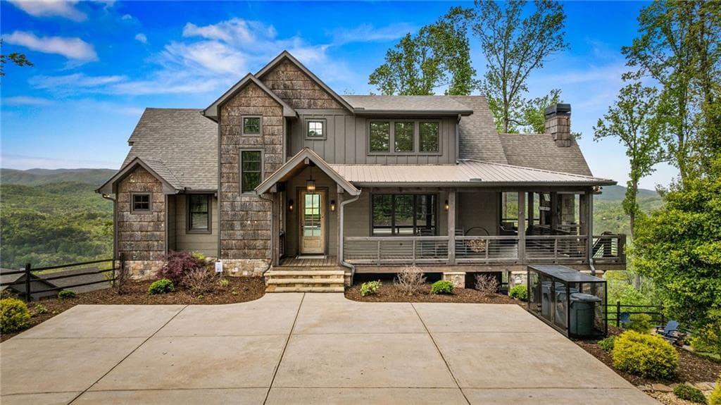5 bedroom, 6 bathroom, 3,328 sq ft single family residence for sale at 802 Overlook Drive, Blue Ridge, GA 30513 — photo 1 of 91