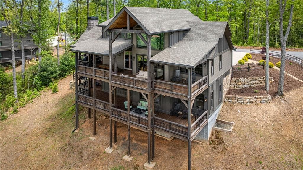 5 bedroom, 6 bathroom, 3,328 sq ft single family residence for sale at 802 Overlook Drive, Blue Ridge, GA 30513 — photo 4