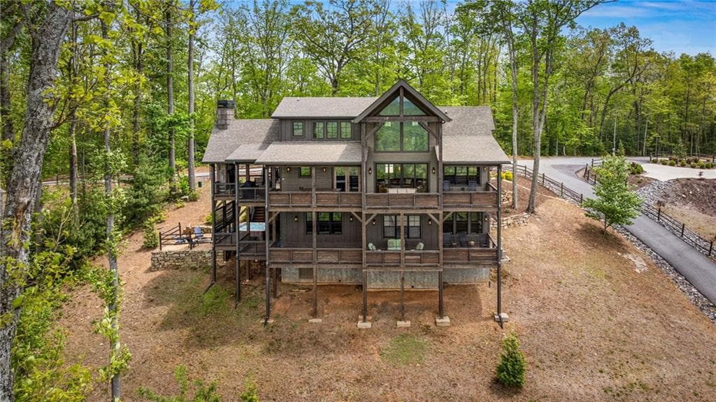 5 bedroom, 6 bathroom, 3,328 sq ft single family residence for sale at 802 Overlook Drive, Blue Ridge, GA 30513 — photo 6