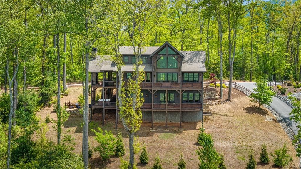 5 bedroom, 6 bathroom, 3,328 sq ft single family residence for sale at 802 Overlook Drive, Blue Ridge, GA 30513 — photo 8