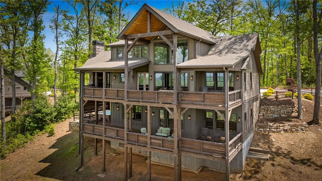 5 bedroom, 6 bathroom, 3,328 sq ft single family residence for sale at 802 Overlook Drive, Blue Ridge, GA 30513 — photo 10